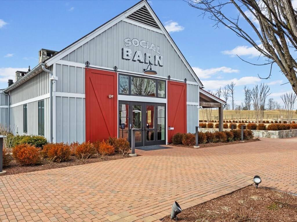 Building Photo - 17437 Southern Shores Dr