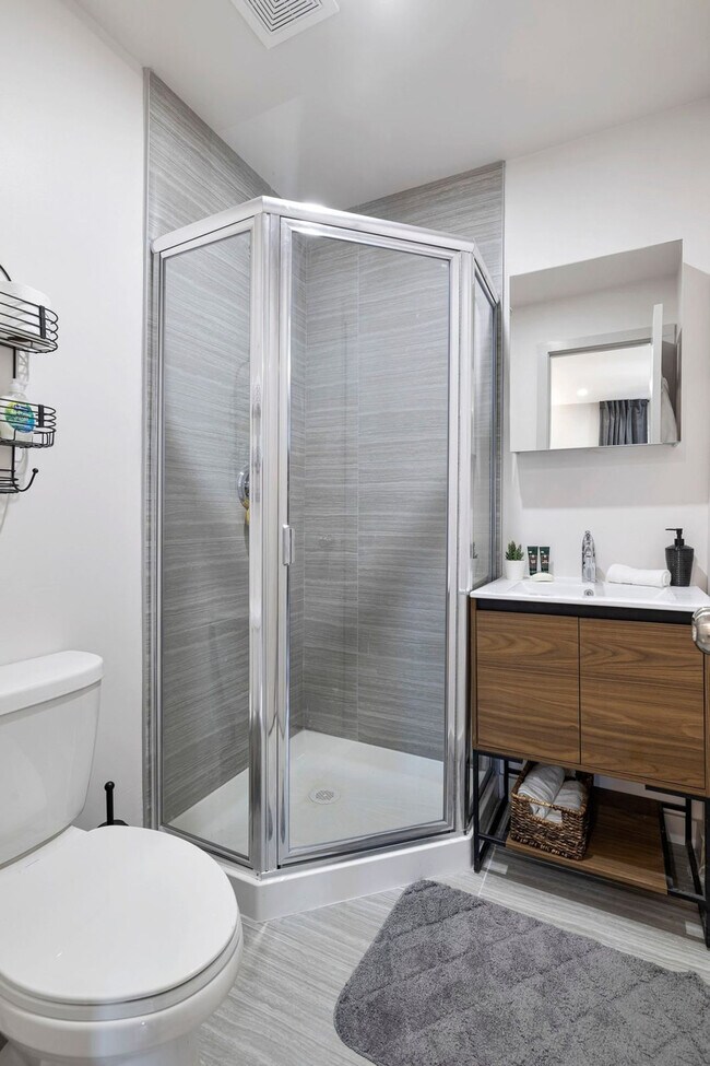 Building Photo - 89 Cottage St