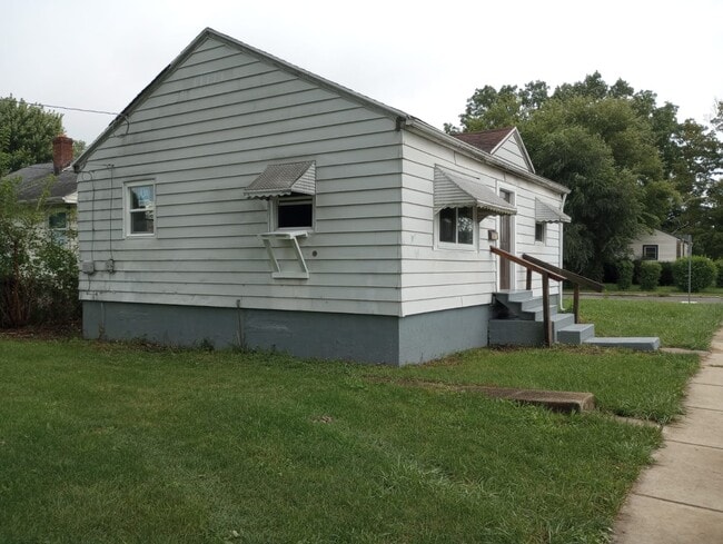 Building Photo - 3605 Ford St