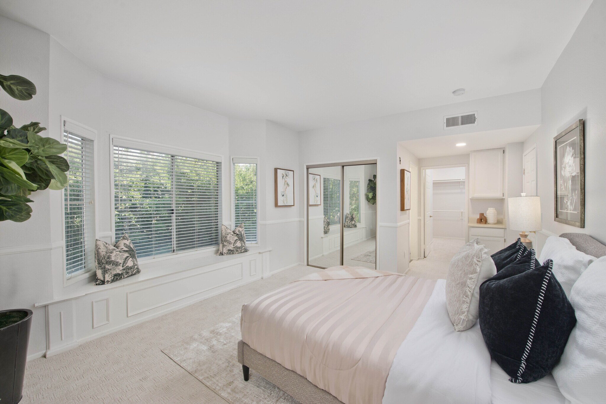 Building Photo - 14347 Albers St