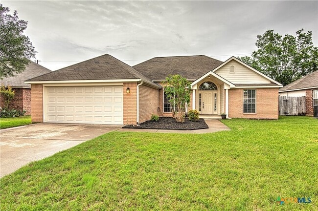 Building Photo - 5005 Warwicke Dr