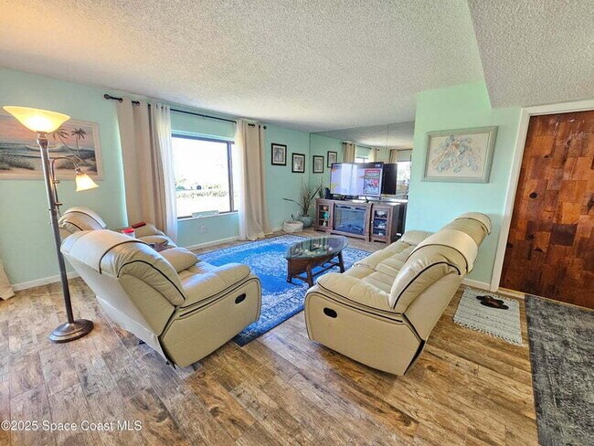 Building Photo - Ocean Paradise in Cocoa Beach