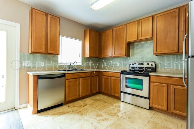 Building Photo - Daniels Landing 2/2.5 Townhome available now!