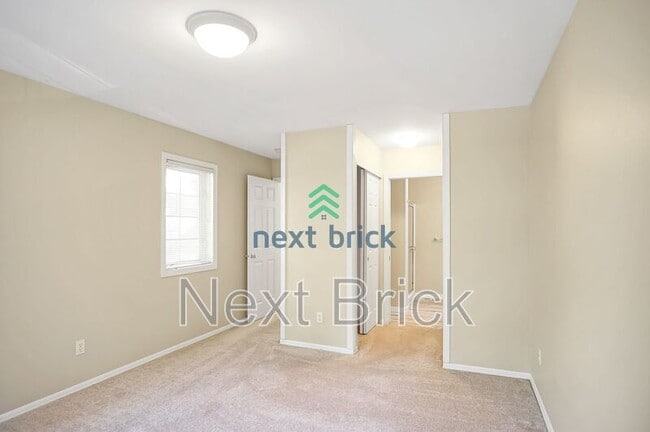 Building Photo - 11210 Slater Ave NE