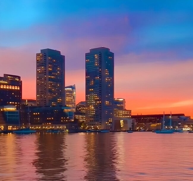 Building Photo - 65 E India Row