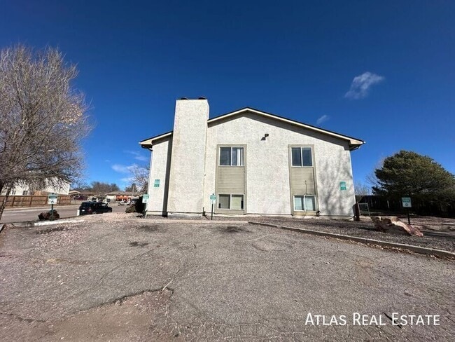 Building Photo - 1825 Zebulon Dr