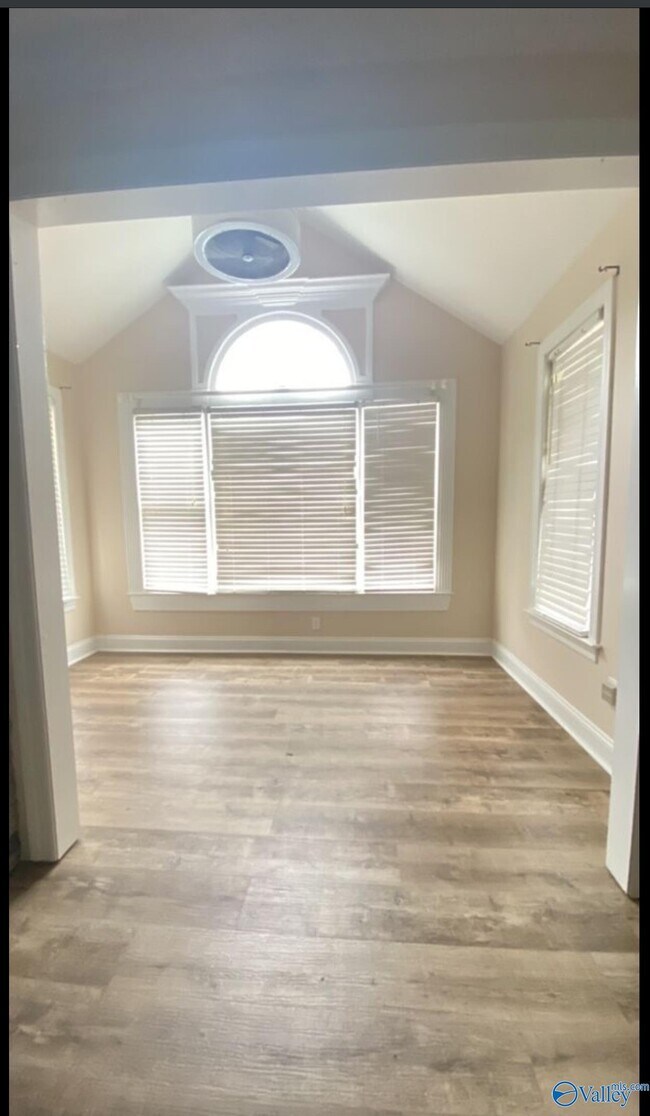 Building Photo - 1409 Liberty Dr