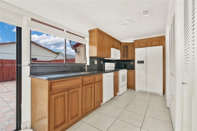 Building Photo - 7127 SW 154th Ct