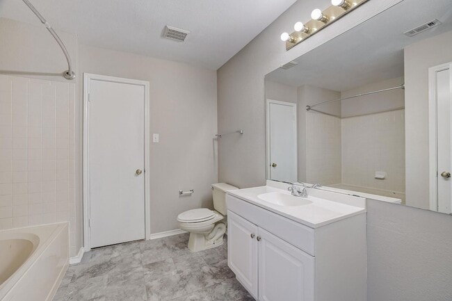 Building Photo - 314 Bello Dr