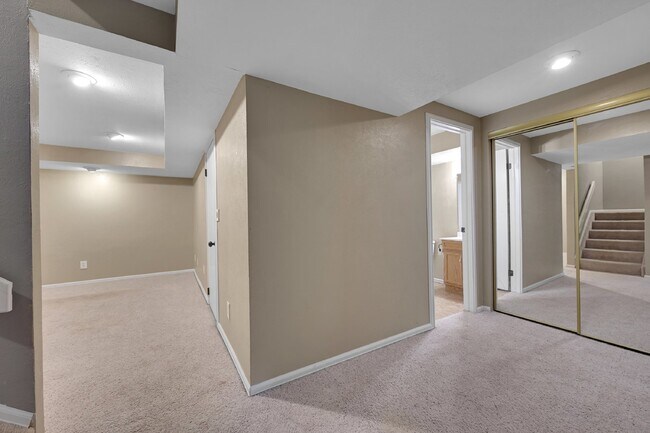 Building Photo - $2,800 - 3 Bed,  2.5 Bath Townhome in Arva...