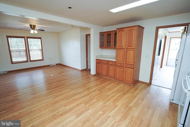 Building Photo - 12179 Country Dr