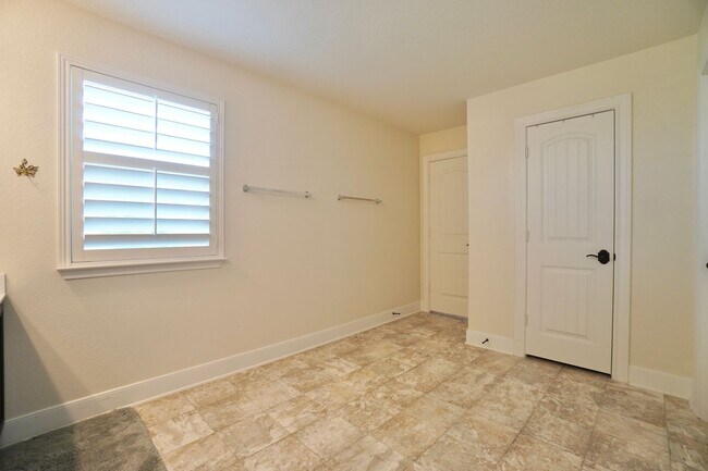 Building Photo - 7016 Lickeen Ct