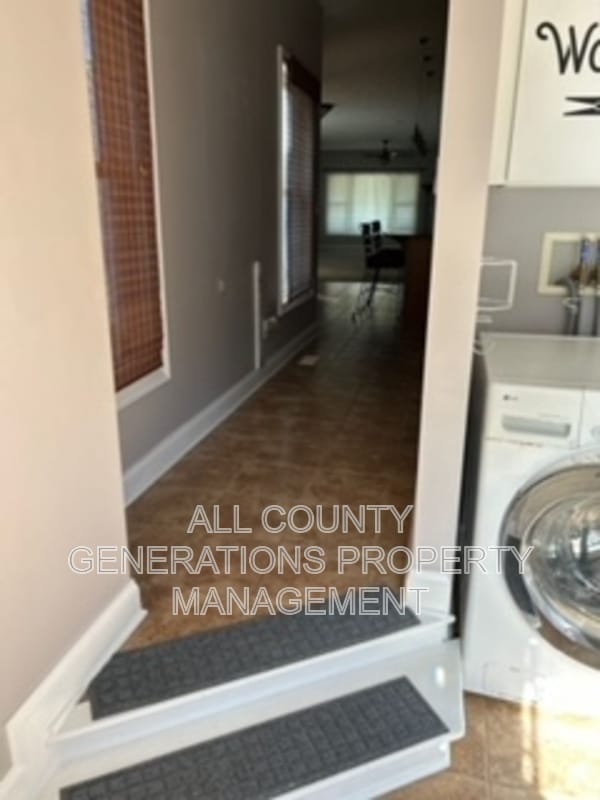 Building Photo - 3383 W 151st St