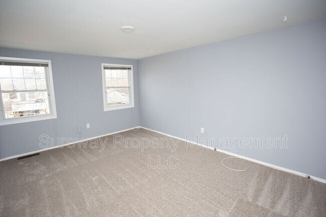 Building Photo - 16 Radnor Ct