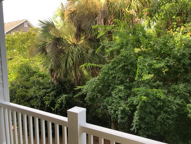 Building Photo - 103 Winding River Dr