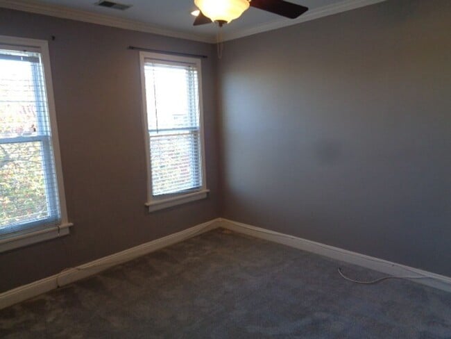 Building Photo - 404 S Eaton St