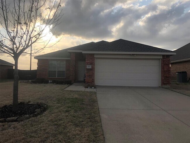 Primary Photo - 604 Savanna Dr
