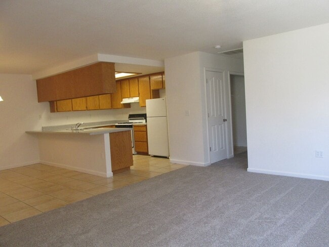 Building Photo - 555 Howard Ct