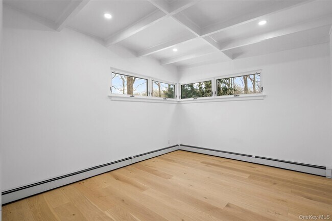 Building Photo - 88 Strathmore Rd