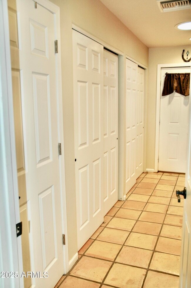 Building Photo - 6108 E Morning Vista Ln