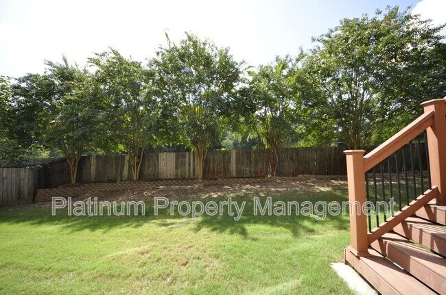 Building Photo - 917 Wallace Falls Dr