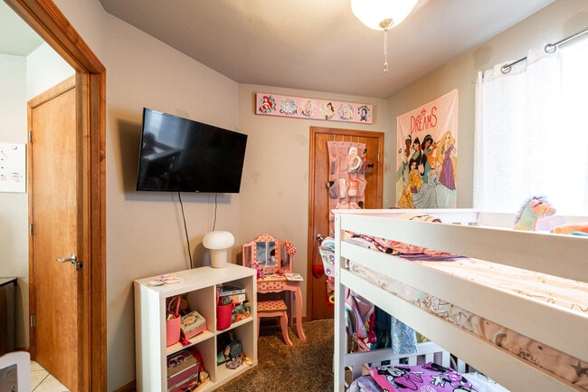 Building Photo - 1801 S 64th St