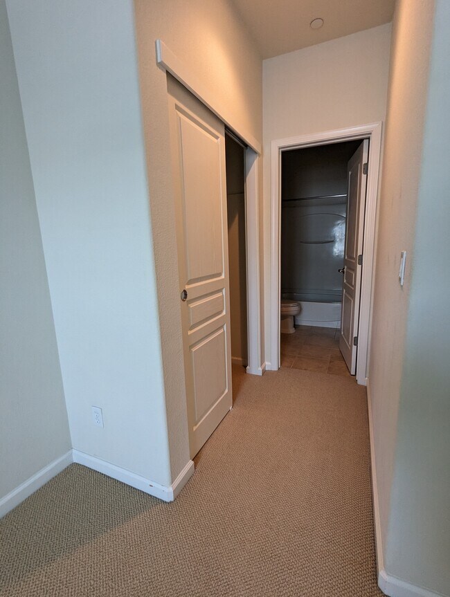 Building Photo - 1246 De Altura Cmns