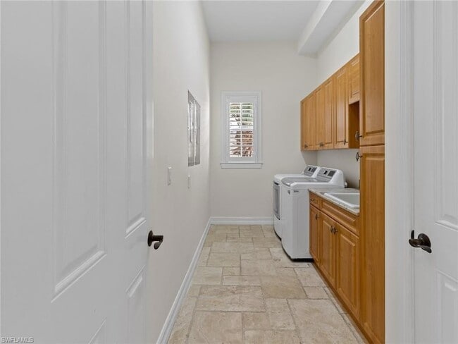 Building Photo - 405 Tradewinds Ave