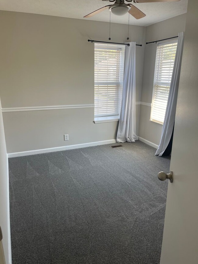 Building Photo - 3 Bed 2 Bath Home North Nashville