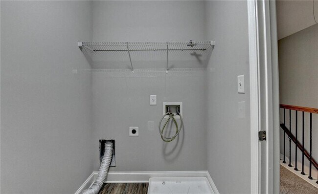 Building Photo - 812 Red Hart Ln