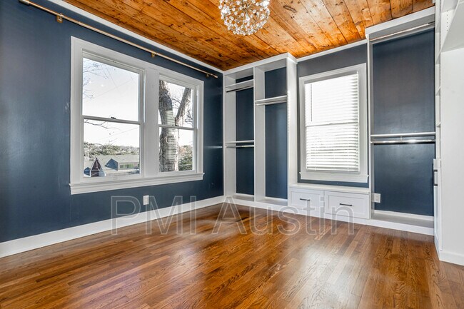 Building Photo - 2003 Newning Ave