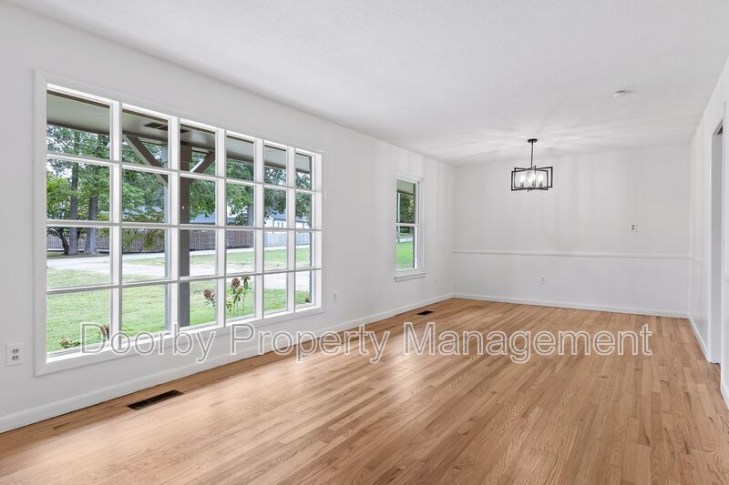 Building Photo - 841 Kay Cir