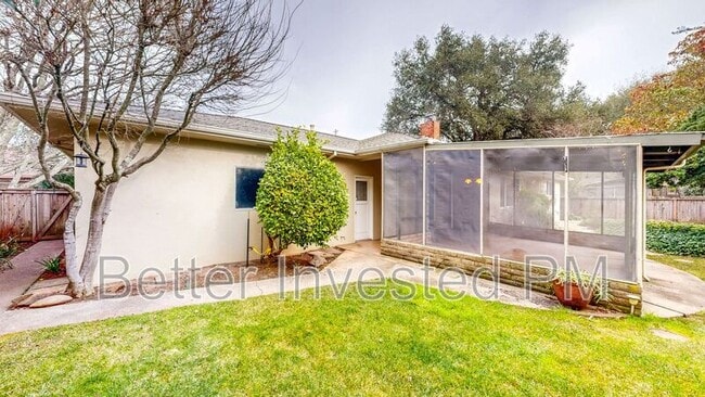 Building Photo - 4729 Montgomery Dr