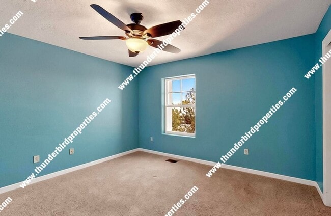 Building Photo - 5 bedroom home in Los Milagros