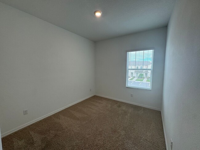 Building Photo - Fall Into Savings –Rent Reduced! Housing Choice Vouchers Accepted!