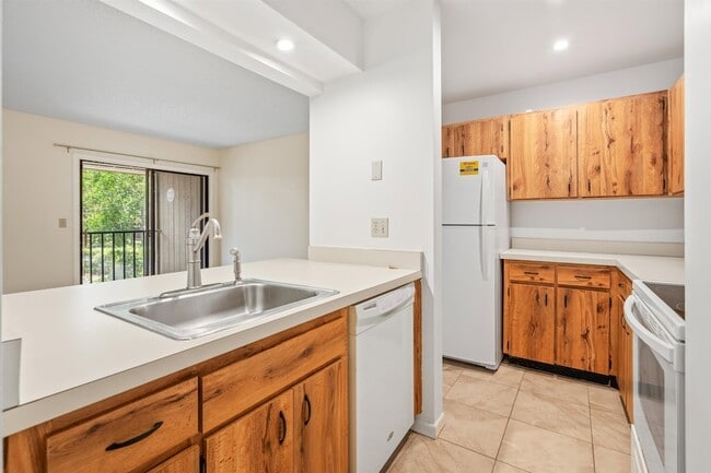 Building Photo - 54 Veronese Ct