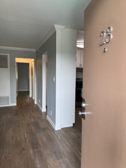 Building Photo - 8834 Topanga Canyon Blvd