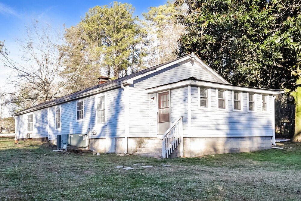 Building Photo - 195 Neely Hammonds Rd