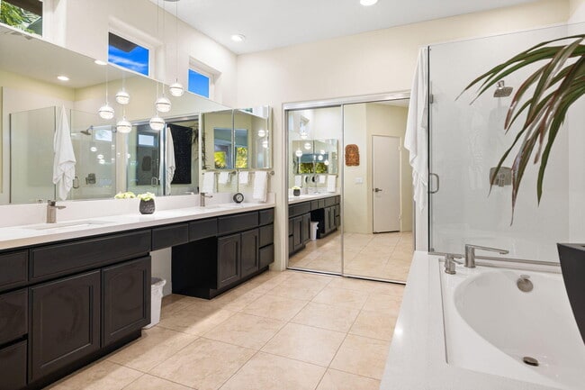 Building Photo - 49105 Casa Del Rio