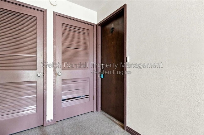 Building Photo - 5511 S Willow Ln