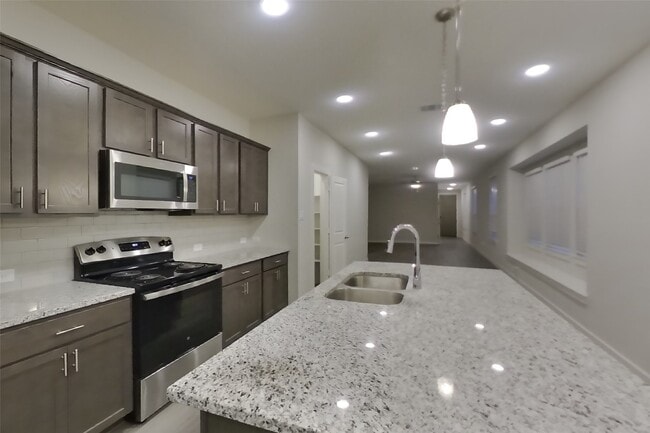 Building Photo - 23607 Gibson Frst Dr