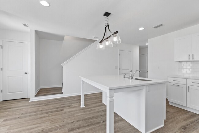 Building Photo - 1363 Landon Hills Dr