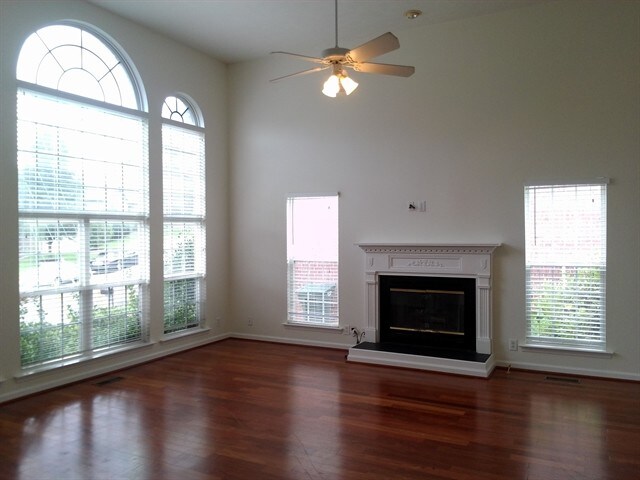 Building Photo - 7204 Sugarloaf Dr