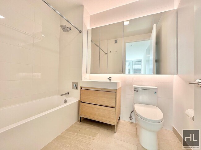 Building Photo - BROAD STREET