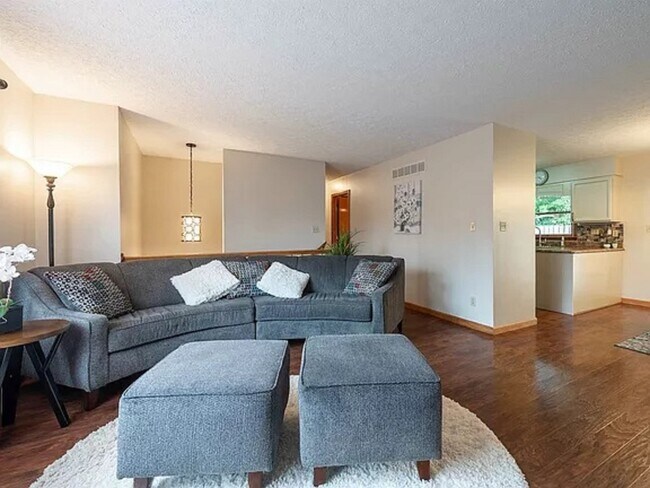 Building Photo - First month's rent FREE!  Three Bedroom Two Bathroom Home