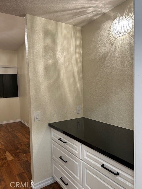 Building Photo - 2601 S Broadmoor Dr