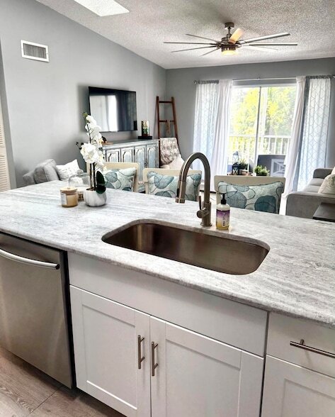Building Photo - 2502 SE Anchorage Cove