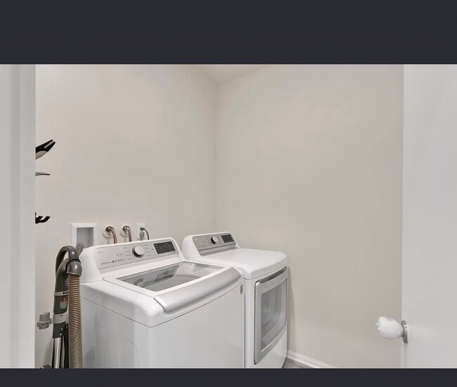 Building Photo - 11958 Gaines Ct