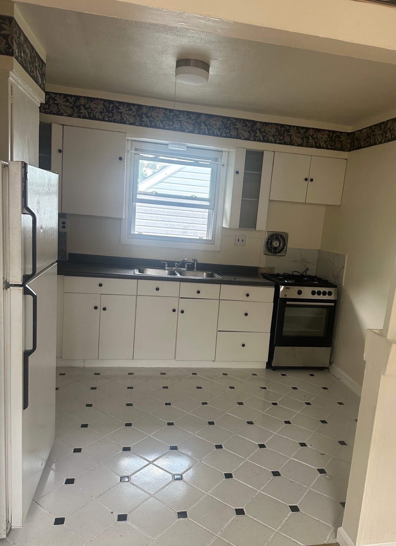 Kitchen - 144 Telford St