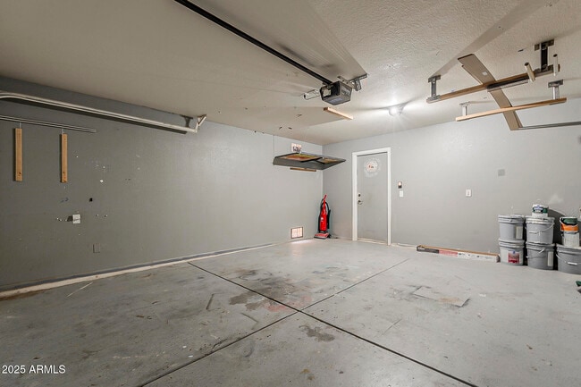 Building Photo - 21928 N Braden Rd